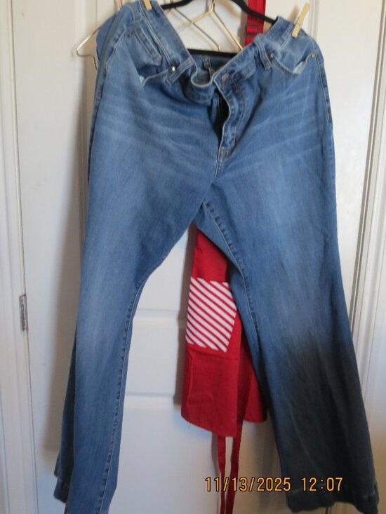 22 Lane Bryant Embroidered Back Pockets Bell Bottoms/Flare Medium Blue Jean - Picture 1 of 4